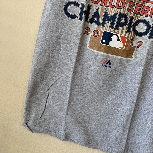Houston Astros World Series Champions 2017 Tshirt Trophy MLB Size Small - Picture 5 of 13